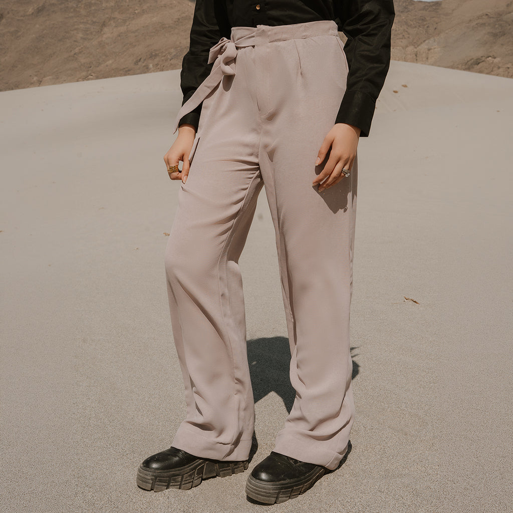 The Soléra Luxe Trousers – Sand Tie