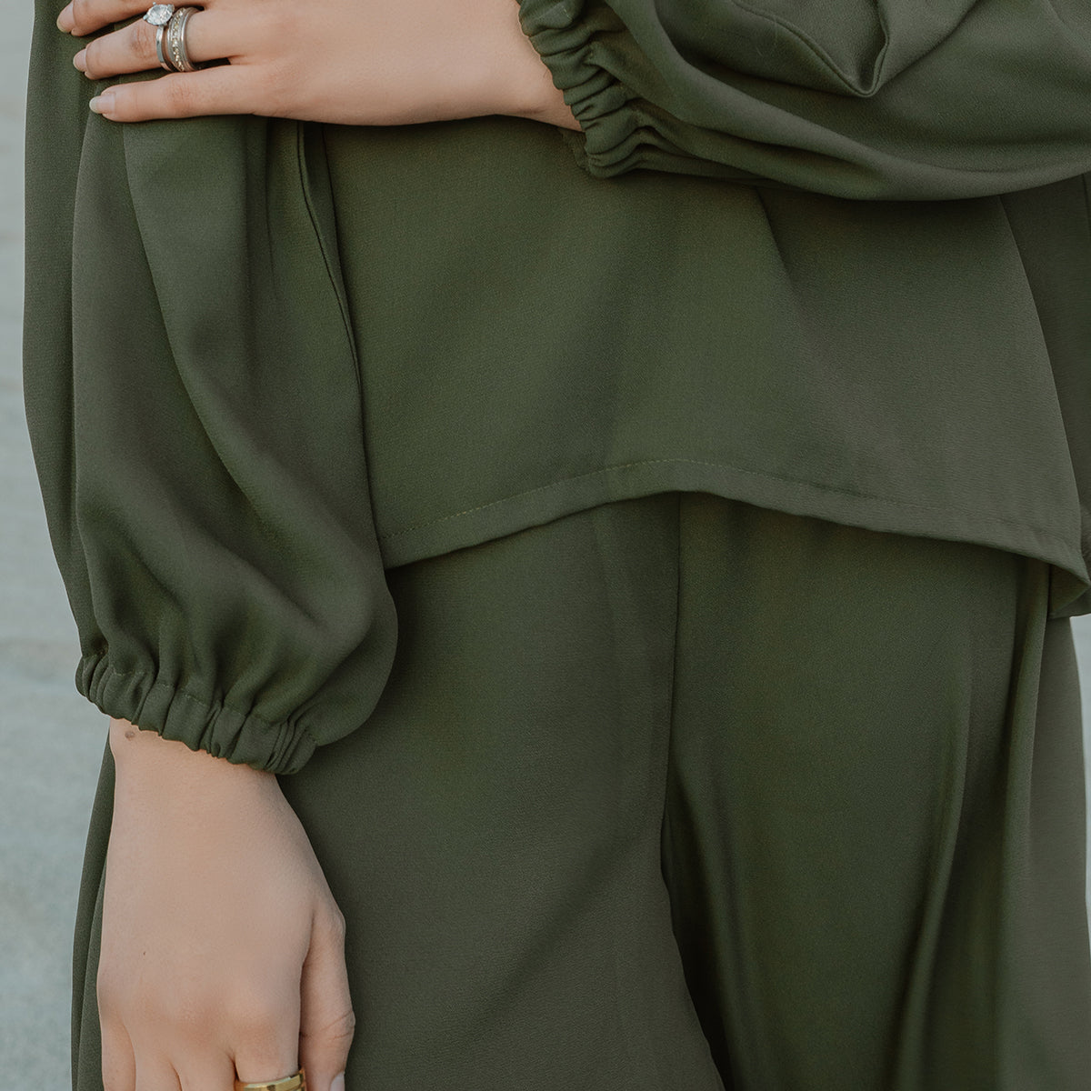 The Zayra Luxe Set – Olive Essence
