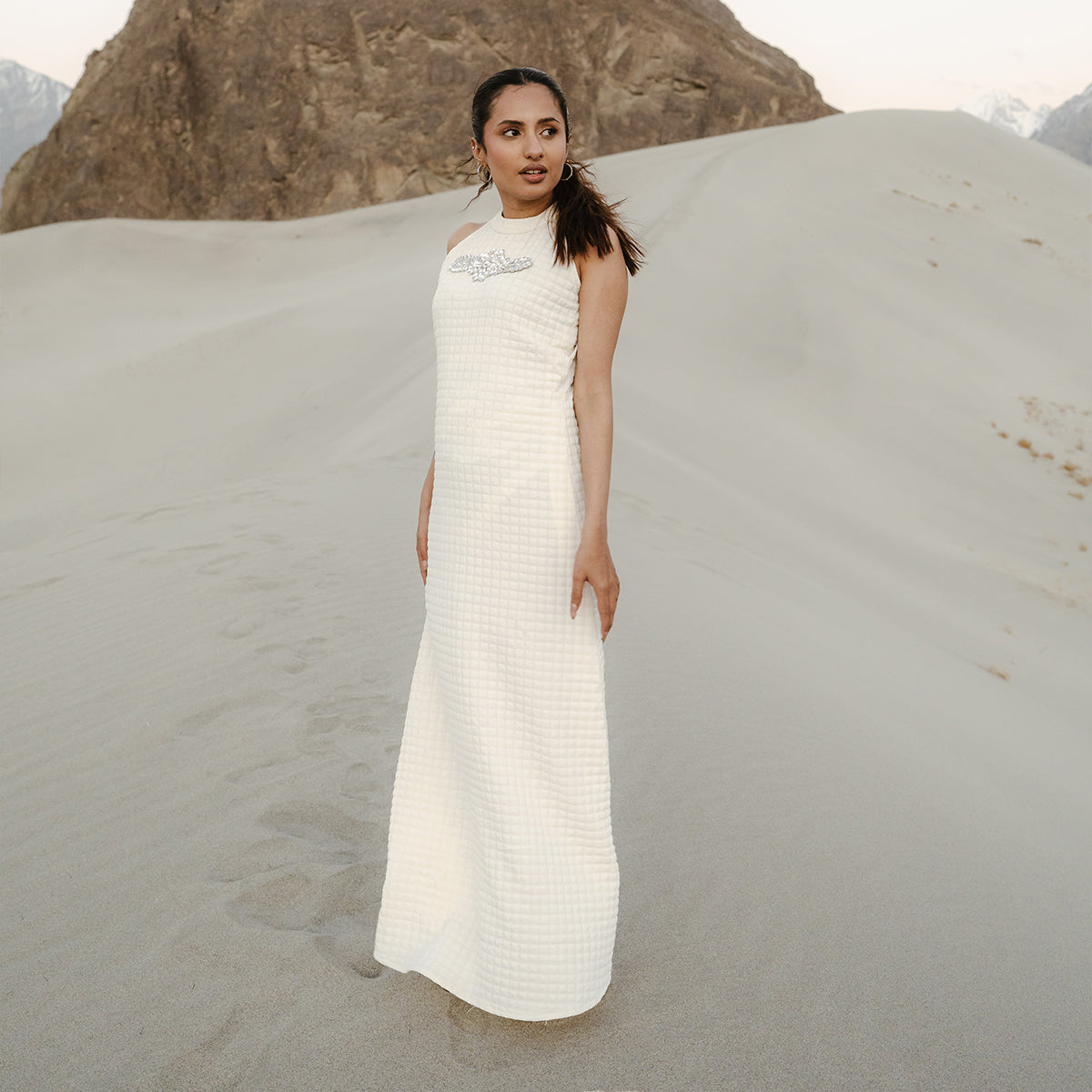 The Élyra Luxe Gown – Ivory Radiance