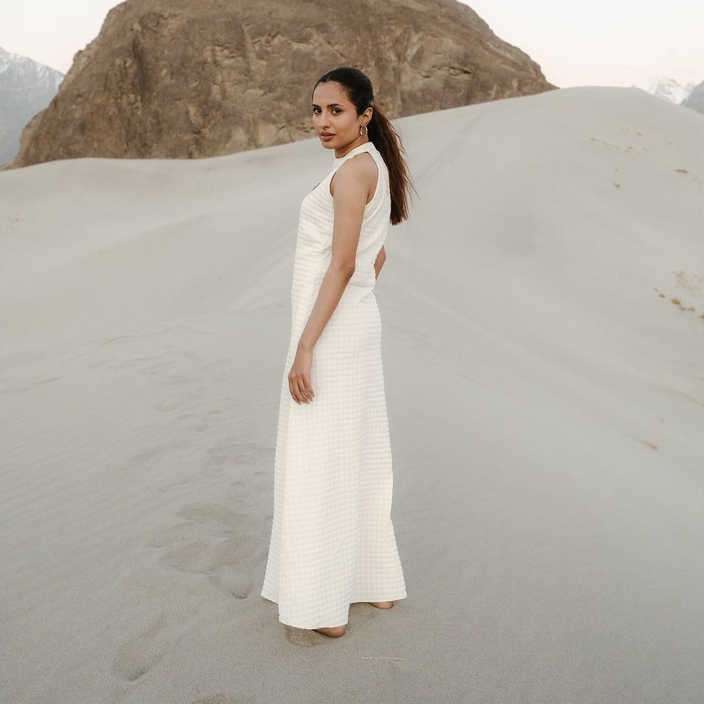 The Élyra Luxe Gown – Ivory Radiance